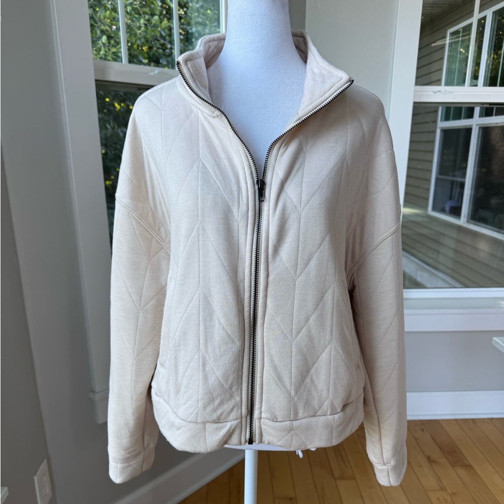 Ivory Cream Quilted Cropped Jacket Size Medium